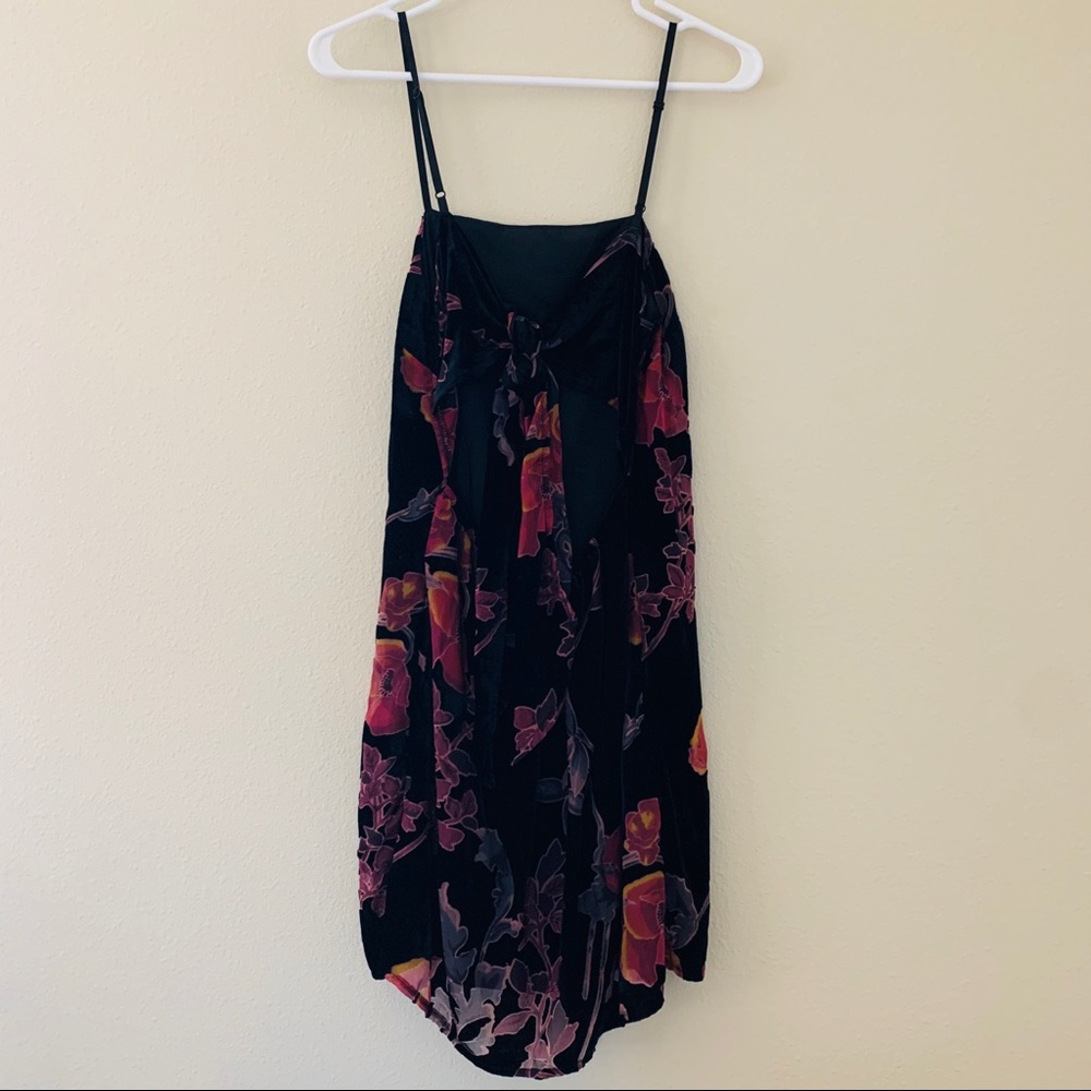 Formal Cocktail Flowered Suede Tie Back Dress - Picture 3 of 5